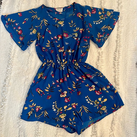 Sienna Sky Romper -Size  XS - Picture 2 of 4